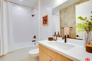 1633 N Bruce Ct, Los Angeles, CA 90026 - Photo 22