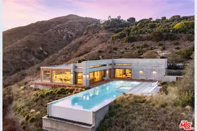 24689 Pacific Coast Hwy, Malibu, CA 90265 - Photo 26