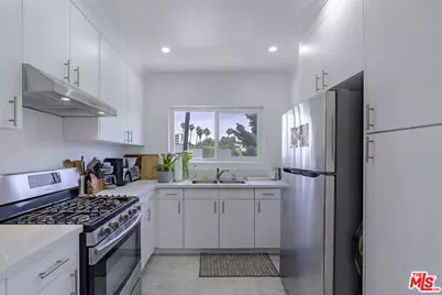741 S Hobart Blvd #13, Los Angeles, CA 90005 - Photo 42