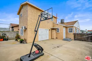 8719 Cimarron St, Los Angeles, CA 90047 - Photo 30