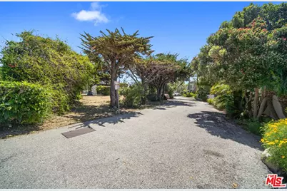 31826 Broad Beach Rd, Malibu, CA 90265 - Photo 12