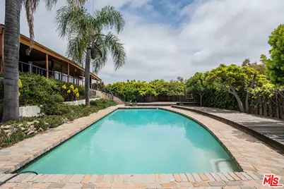 560 N Tigertail Rd, Los Angeles, CA 90049 - Photo 16