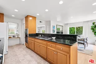 1247 N Bundy Dr, Los Angeles, CA 90049 - Photo 10