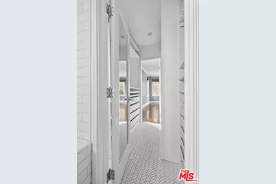 1307 S Rimpau Blvd, Los Angeles, CA 90019 - Photo 16