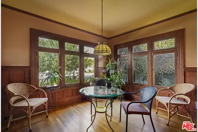 2102 W 24th St, Los Angeles, CA 90018 - Photo 22