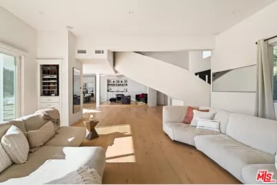 7868 Electra Dr, Los Angeles, CA 90046 - Photo 6