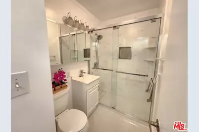 8130 Grimsby Ave, Los Angeles, CA 90045 - Photo 24