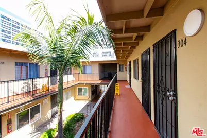 685 S Coronado St, Los Angeles, CA 90057 - Photo 12