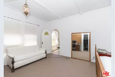 2041 N Vermont Ave, Los Angeles, CA 90027 - Photo 8