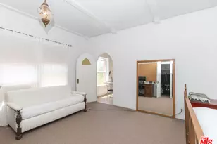 2041 N Vermont Ave, Los Angeles, CA 90027 - Photo 8