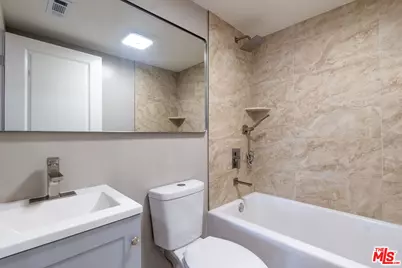 20454 W Strathern St, Winnetka, CA 91306 - Photo 34
