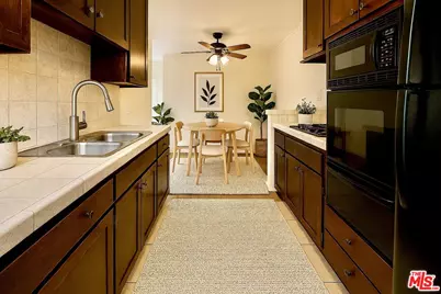 1241 N Fairfax Ave, West Hollywood, CA 90046 - Photo 22