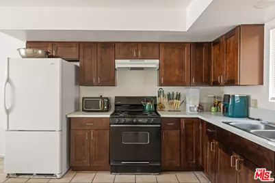 16221 Vasquez Ave, Victorville, CA 92394 - Photo 6