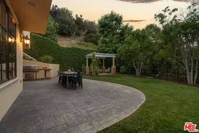 3697 Benedict Canyon Ln, Sherman Oaks, CA 91423 - Photo 54
