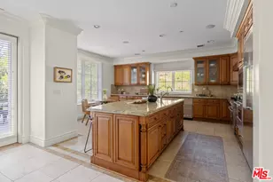 3697 Benedict Canyon Ln, Sherman Oaks, CA 91423 - Photo 34