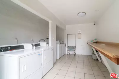 5511 Smiley Dr, Los Angeles, CA 90016 - Photo 24