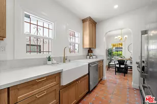 2935 Redondo Blvd, Los Angeles, CA 90016 - Photo 6