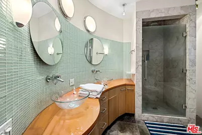 801 Westbourne Dr, West Hollywood, CA 90069 - Photo 32
