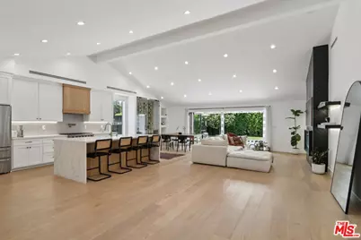 13117 Magnolia Blvd, Sherman Oaks, CA 91423 - Photo 1