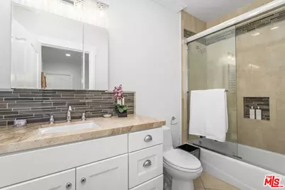 2209 Banyan Dr, Los Angeles, CA 90049 - Photo 32