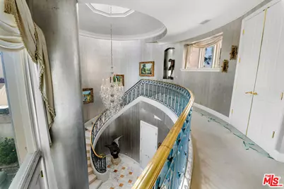 10275 Century Woods Dr, Los Angeles, CA 90067 - Photo 18