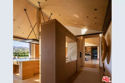 859 Woodacres Rd, Santa Monica, CA 90402 - Photo 16