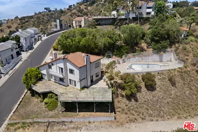 1842 N Crescent Heights Blvd, Los Angeles, CA 90069 - Photo 12