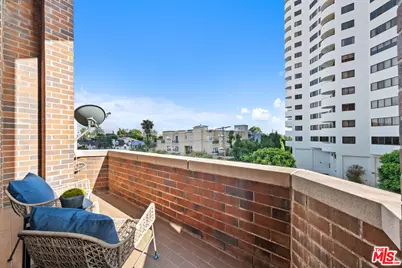 10550 Wilshire Blvd #305, Los Angeles, CA 90024 - Photo 22