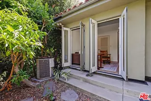 2515 N Commonwealth Ave, Los Angeles, CA 90027 - Photo 18