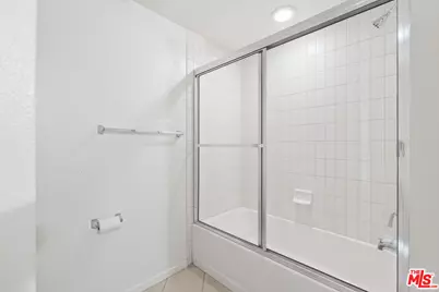 267 S San Pedro St #211, Los Angeles, CA 90012 - Photo 28
