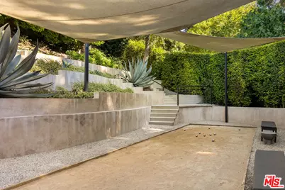 3818 Hollyline Ave, Sherman Oaks, CA 91423 - Photo 34