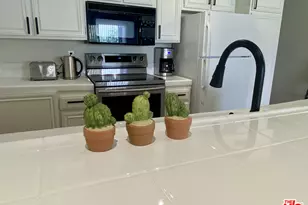 1655 E Palm Canyon Dr, Palm Springs, CA 92264 - Photo 10