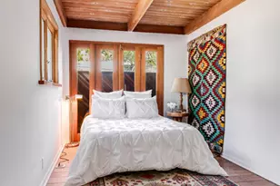 454 E Rustic Rd, Santa Monica, CA 90402 - Photo 22