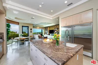 12145 Summit Ct, Beverly Hills, CA 90210 - Photo 26