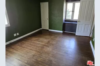143 S Highland Ave, Los Angeles, CA 90036 - Photo 12