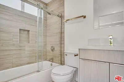 2419 S Cochran Ave, Los Angeles, CA 90016 - Photo 36