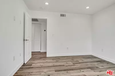 2419 S Cochran Ave, Los Angeles, CA 90016 - Photo 28