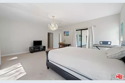 15656 Crownridge Pl, Sherman Oaks, CA 91403 - Photo 36