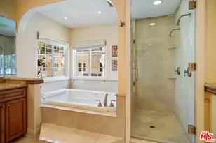 10655 Camarillo St, Toluca Lake, CA 91602 - Photo 30