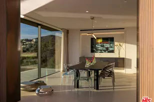 684 Firth Ave, Los Angeles, CA 90049 - Photo 8