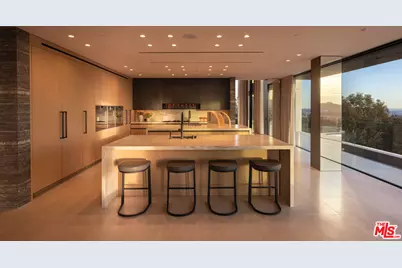 684 Firth Ave, Los Angeles, CA 90049 - Photo 10