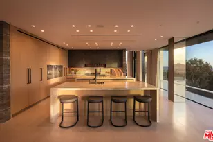 684 Firth Ave, Los Angeles, CA 90049 - Photo 10