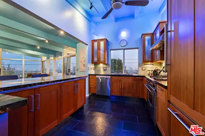 8411 Hollywood Blvd, Los Angeles, CA 90069 - Photo 14