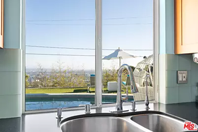 8411 Hollywood Blvd, Los Angeles, CA 90069 - Photo 18