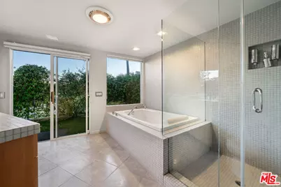 8411 Hollywood Blvd, Los Angeles, CA 90069 - Photo 36