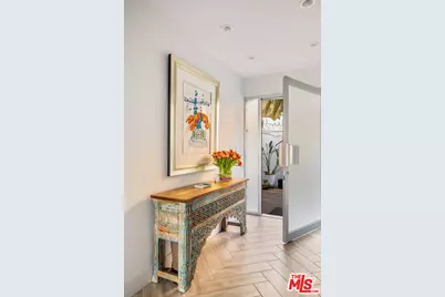 2137 Sunset Plaza Dr, Los Angeles, CA 90069 - Photo 4