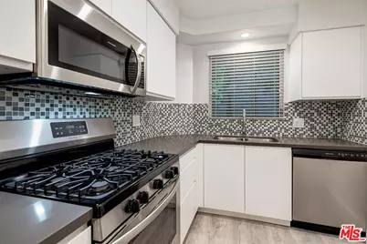 1035 N Sierra Bonita Ave, West Hollywood, CA 90046 - Photo 22