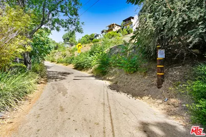 2322 Yorkshire Dr, Los Angeles, CA 90065 - Photo 18