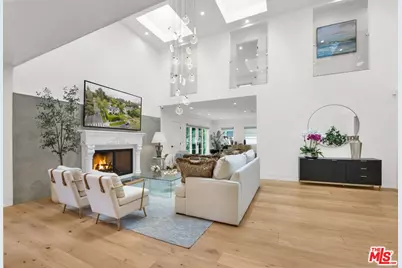 602 S Lucerne Blvd, Los Angeles, CA 90005 - Photo 8