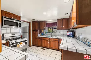4822 Cimarron St, Los Angeles, CA 90062 - Photo 10